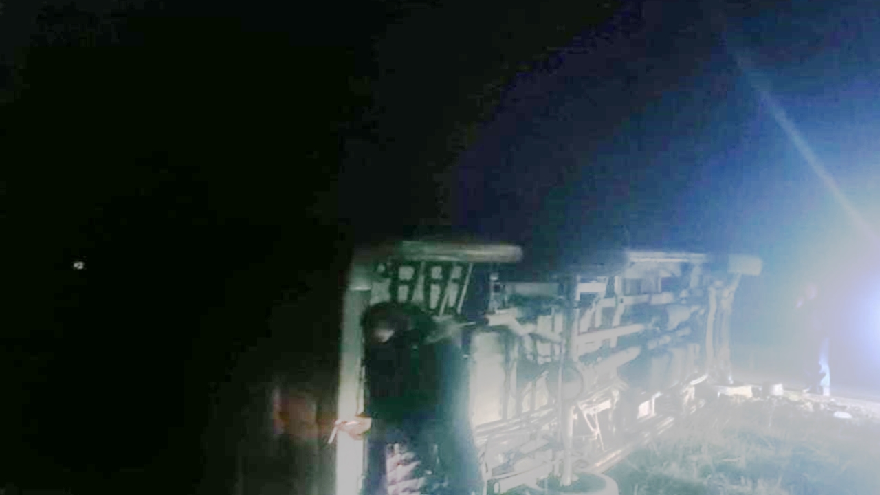 Servis Aracı Devrildi (3)