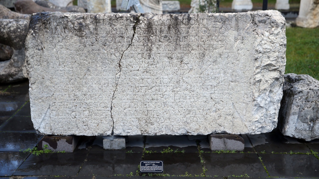 Tarihi Eserler Duvara Monte (9)