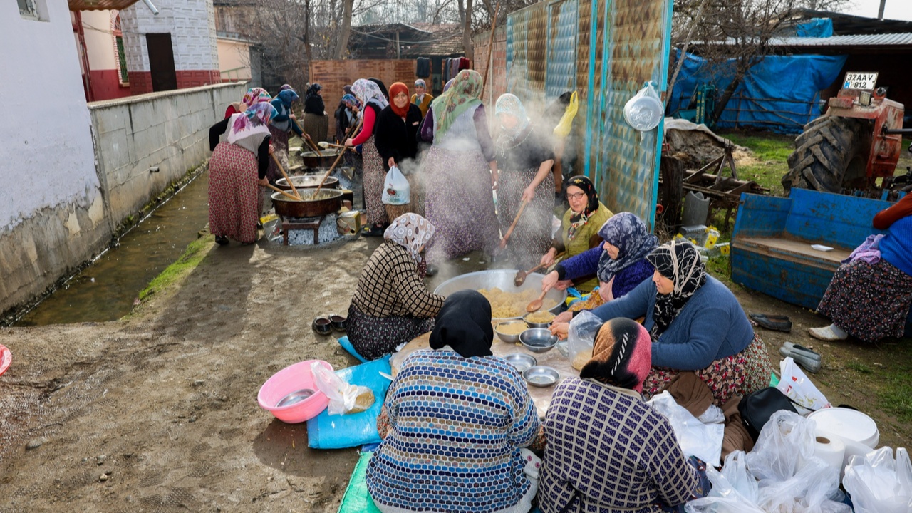 Taşköprü Asırlık Gelenek Helva Karma (12)