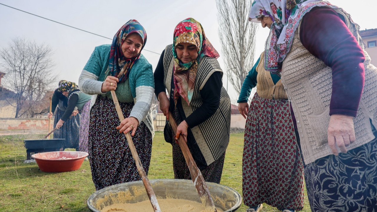 Taşköprü Asırlık Gelenek Helva Karma (7)