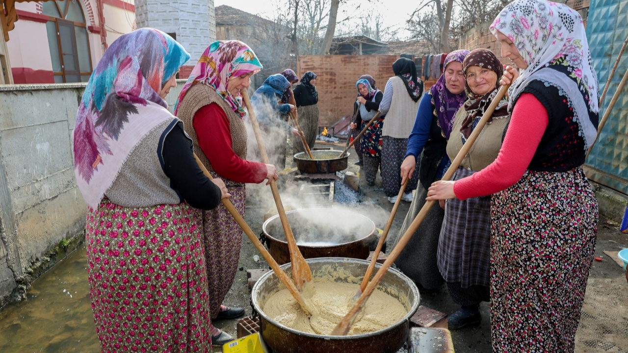 Taşköprü Asırlık Gelenek Helva Karma (9)