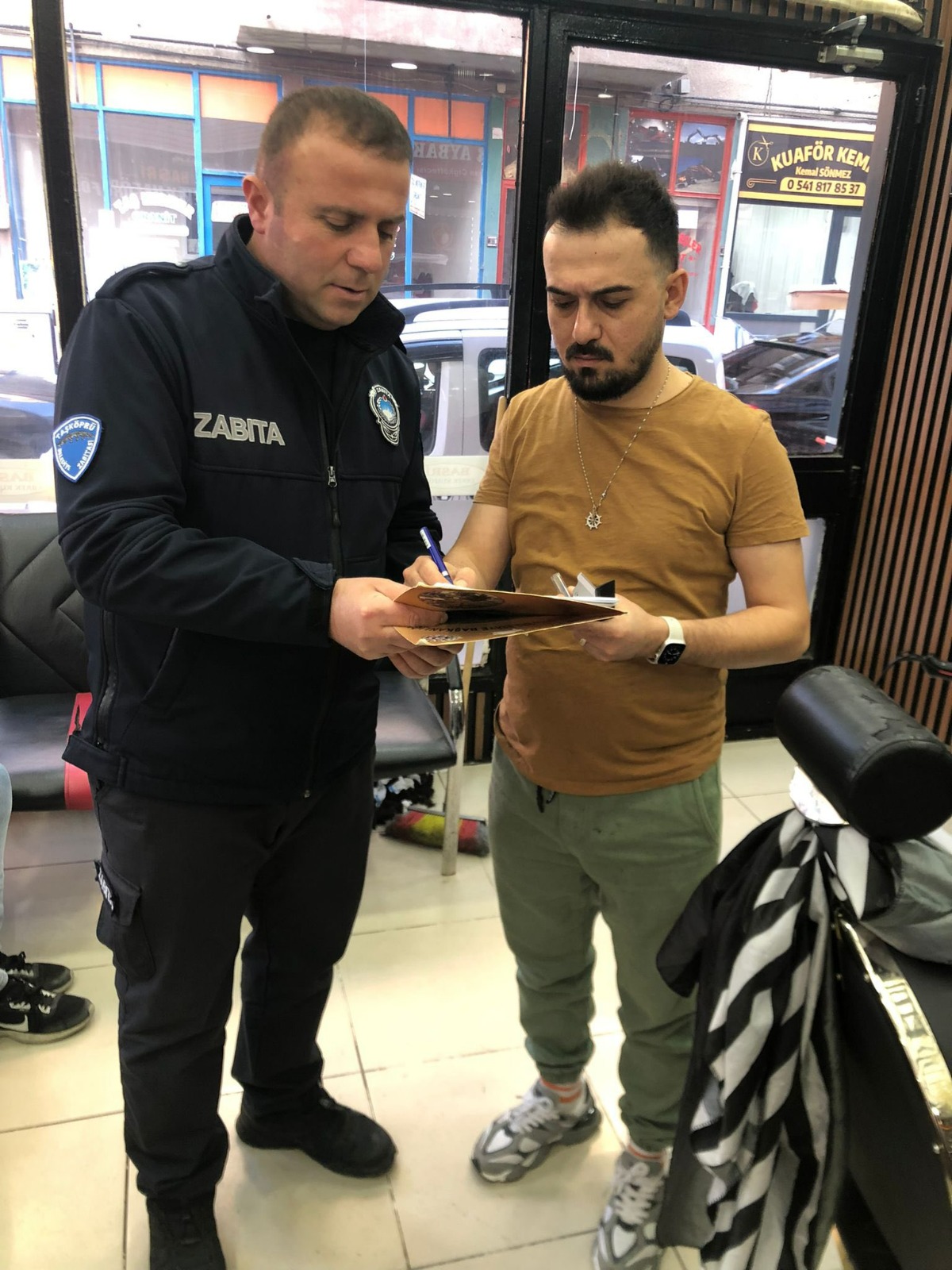 Taşköprü Belediyesi Berber Esnaflarıyla Atık Jilet Toplama Kampanyası Başlattı 2