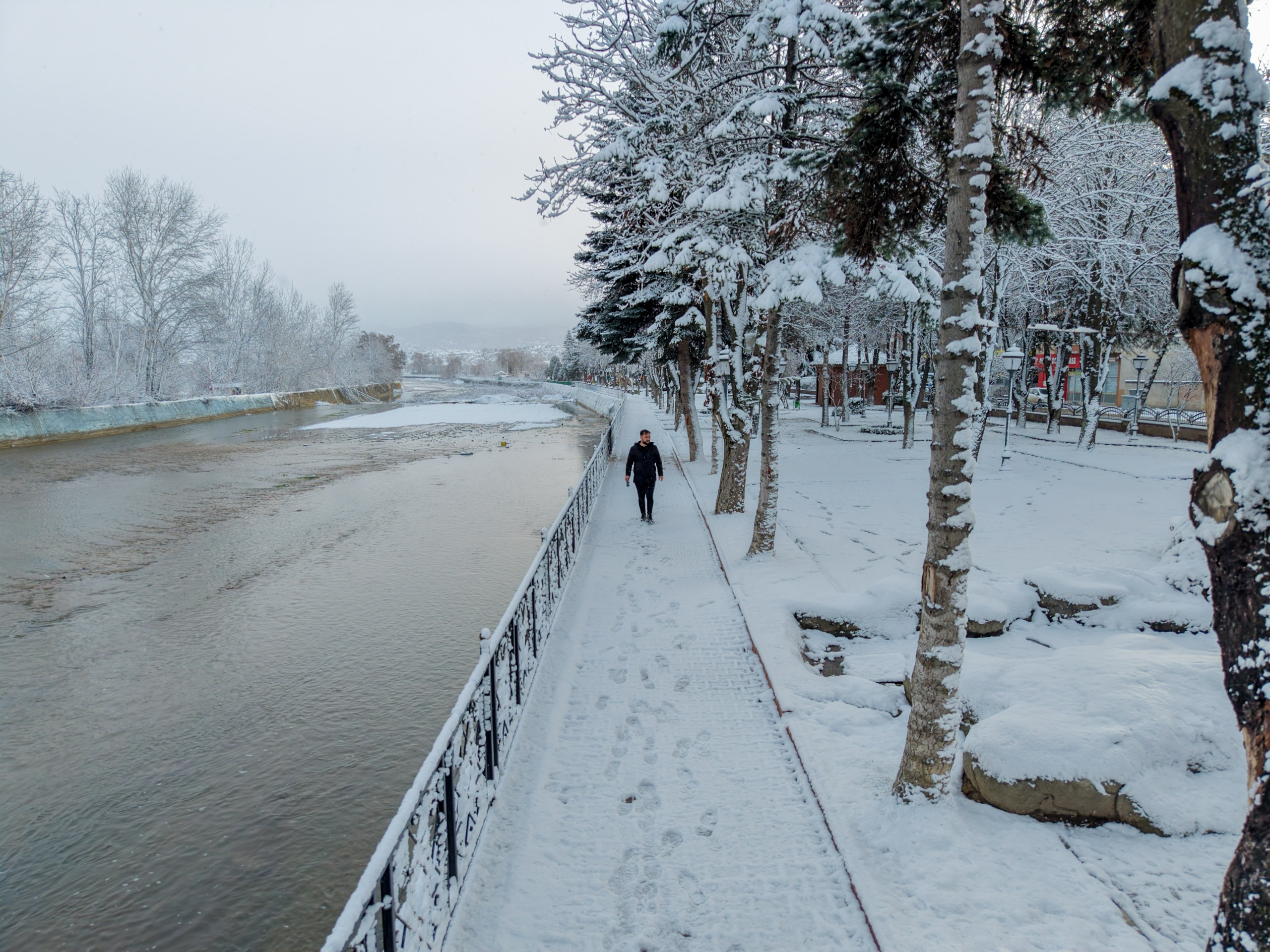 Taşköprü Beyaz Örtüyle Kaplandı 14