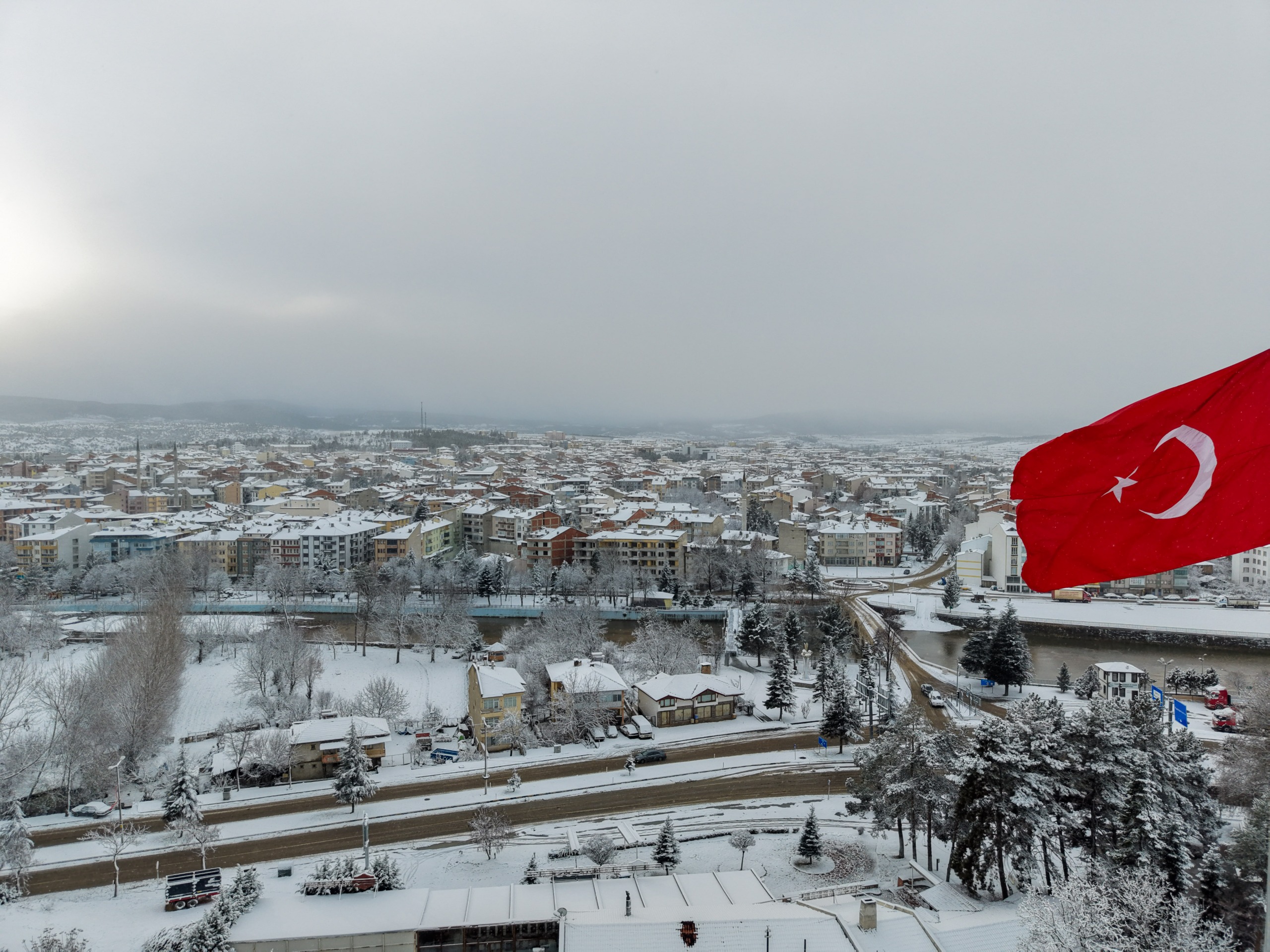 Taşköprü Beyaz Örtüyle Kaplandı 16