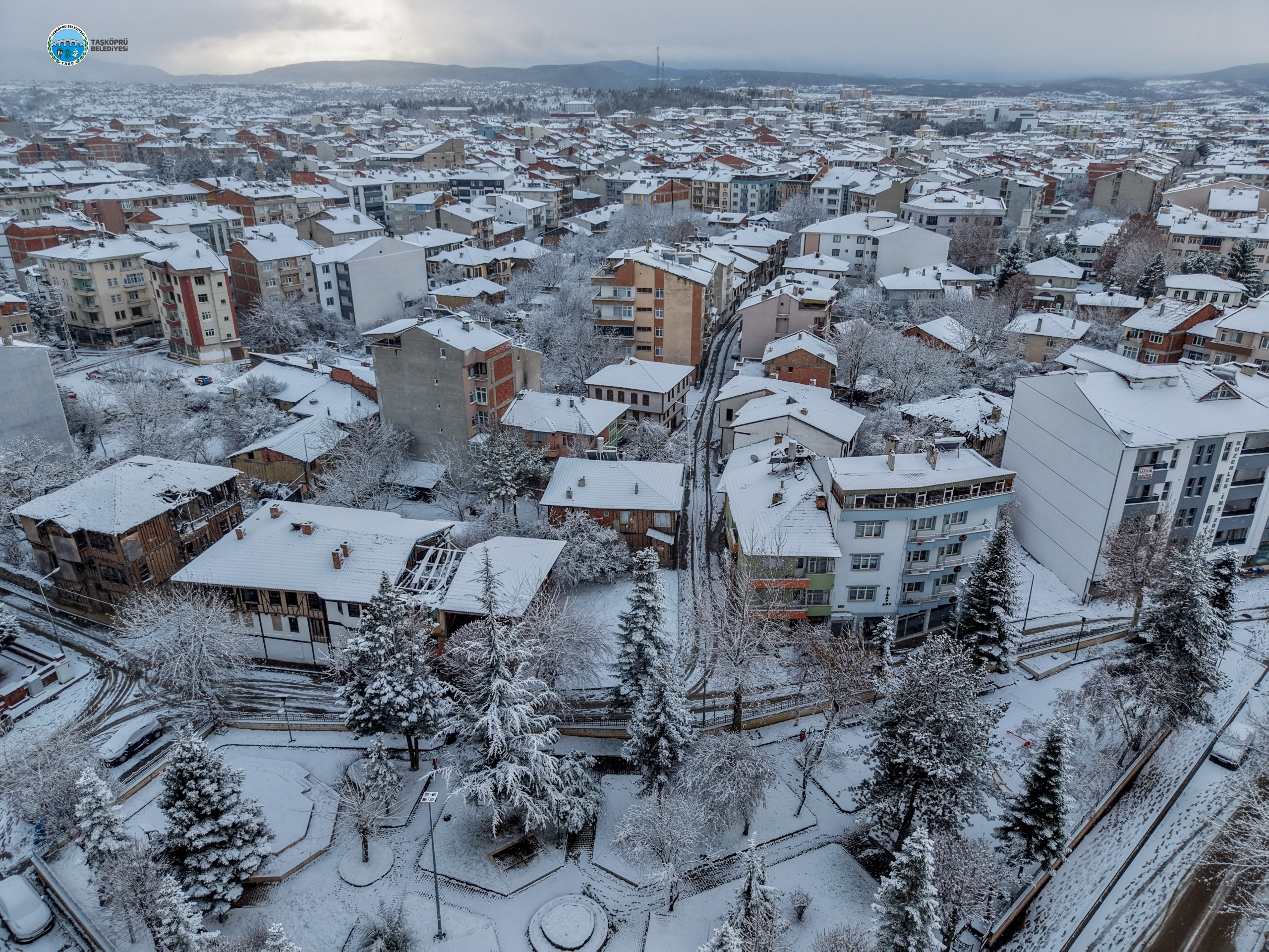 Taşköprü Beyaz Örtüyle Kaplandı 8