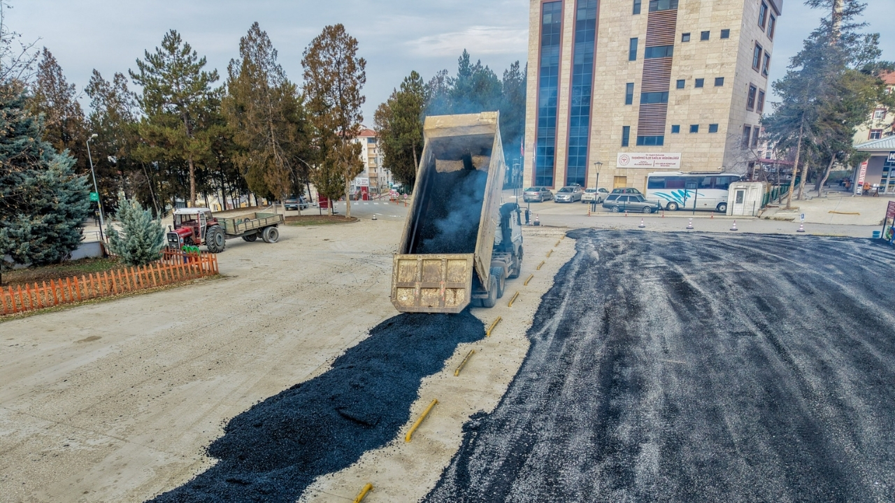 Taşköprü Devlet Hastanesi Otoparkı Yenilendi Sıcak Asfalt Çalışması Tamamlandı (4)