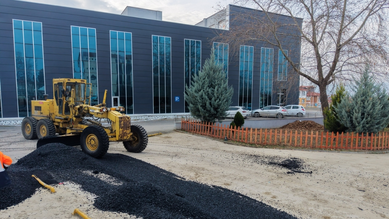 Taşköprü Devlet Hastanesi Otoparkı Yenilendi Sıcak Asfalt Çalışması Tamamlandı (5)