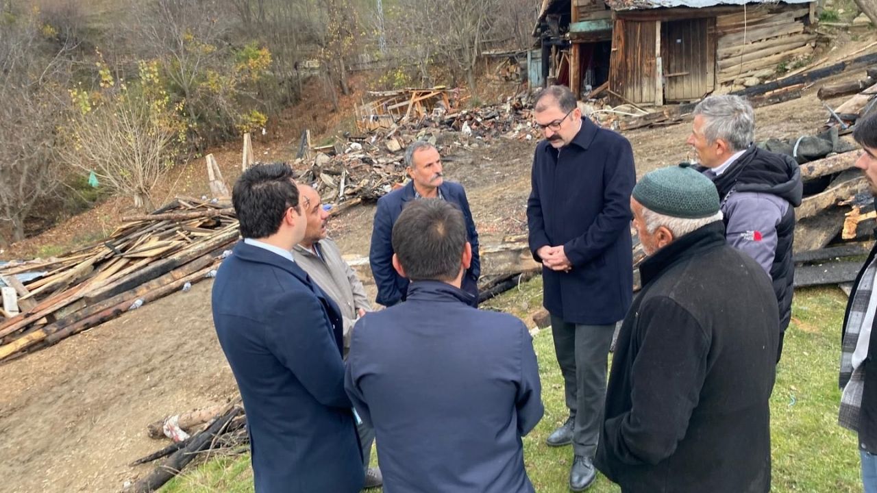 Taşköprü Kaymakamı Demirdağ Yangınzedeleri Ziyaret Etti ‘Süreci Yakından Takip Ediyoruz’ (1)