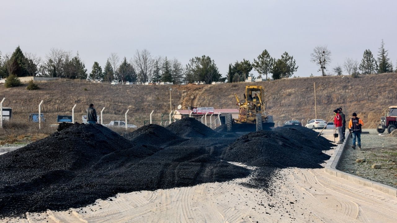 Taşköprü Yeni Kamyon Garajı Girişlerine Sıcak Asfalt (4)