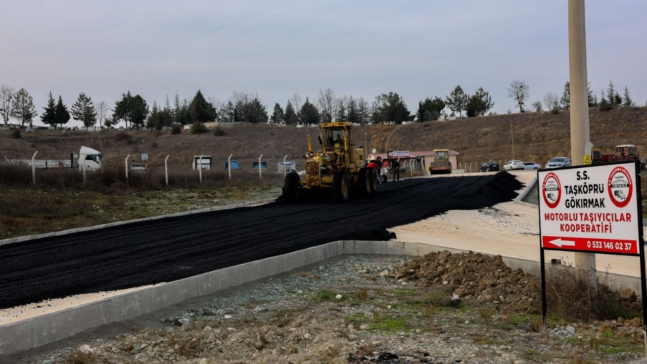 Taşköprü Yeni Kamyon Garajı Girişlerine Sıcak Asfalt (6)