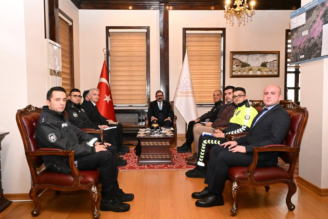 Taşköprü'de Asayiş Ve Trafik Güvenliği Ele Alındı 400