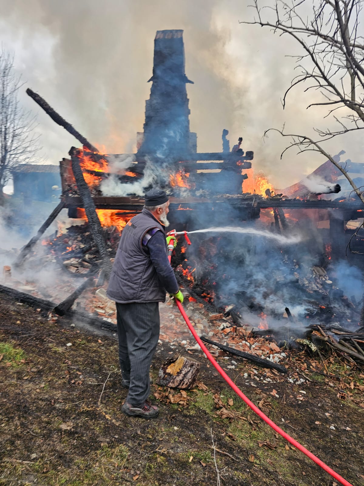 Taşköprü'de Feci Yangın Küle Döndü! 12