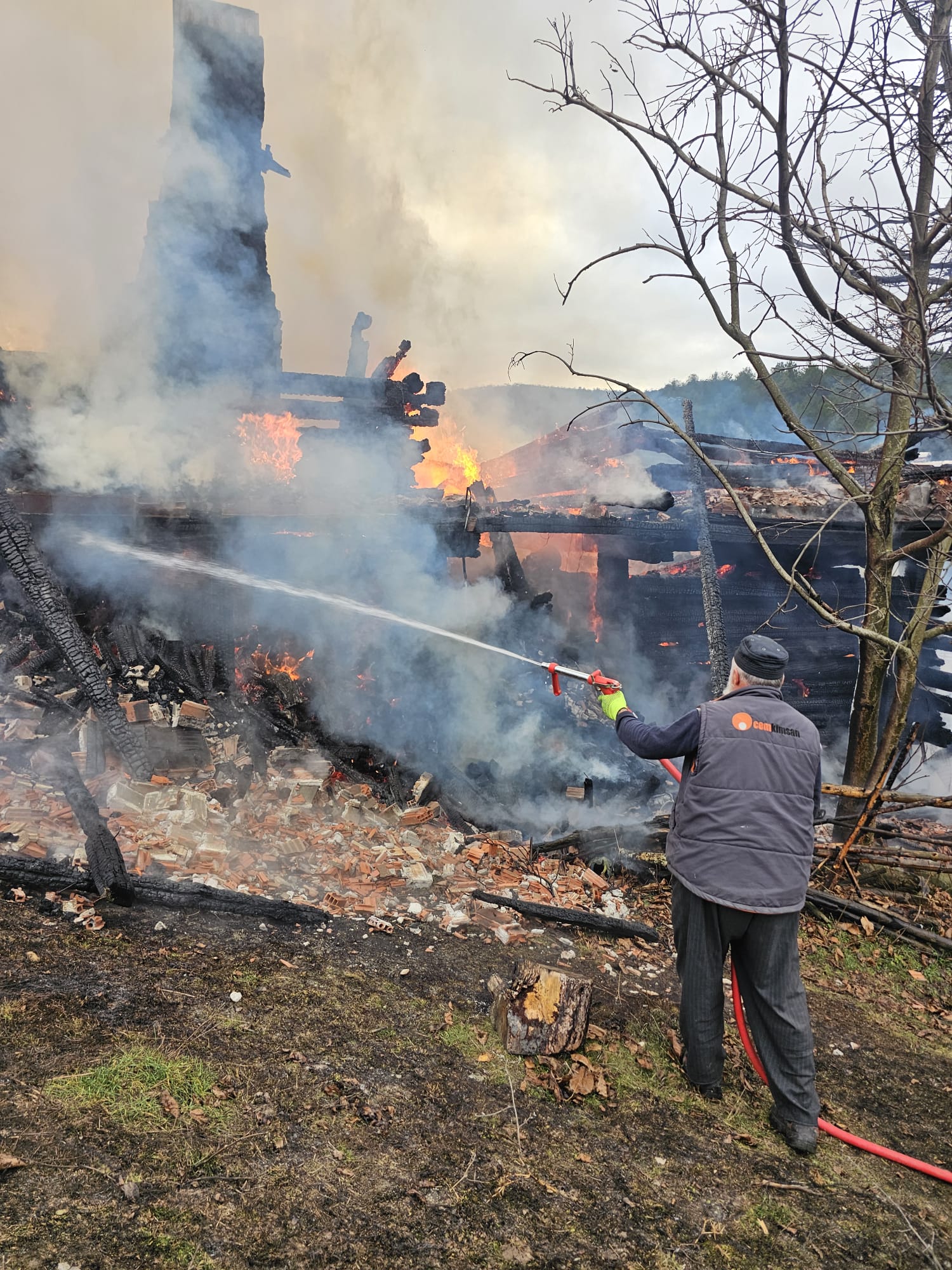 Taşköprü'de Feci Yangın Küle Döndü! 22