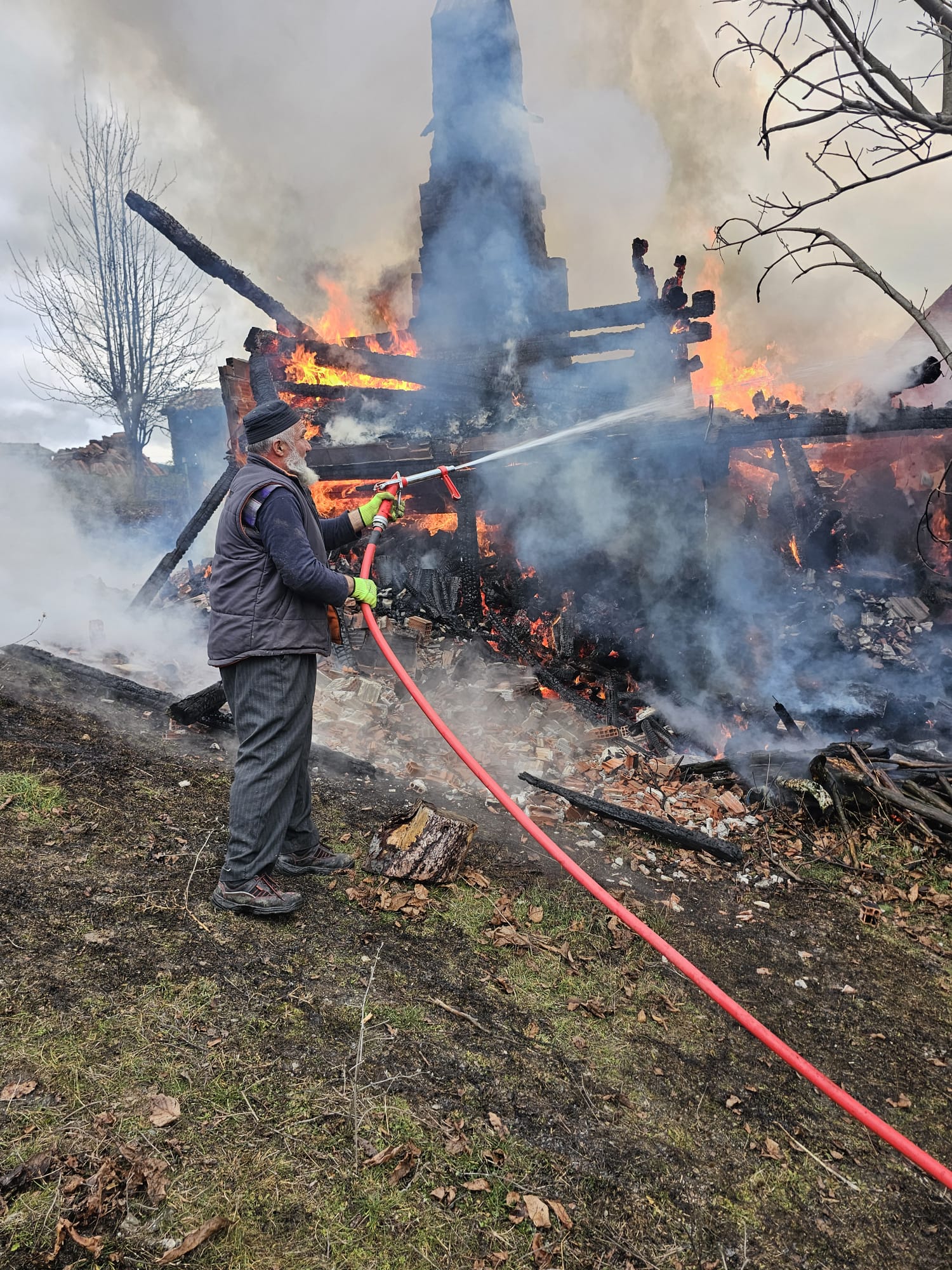 Taşköprü'de Feci Yangın Küle Döndü! 44