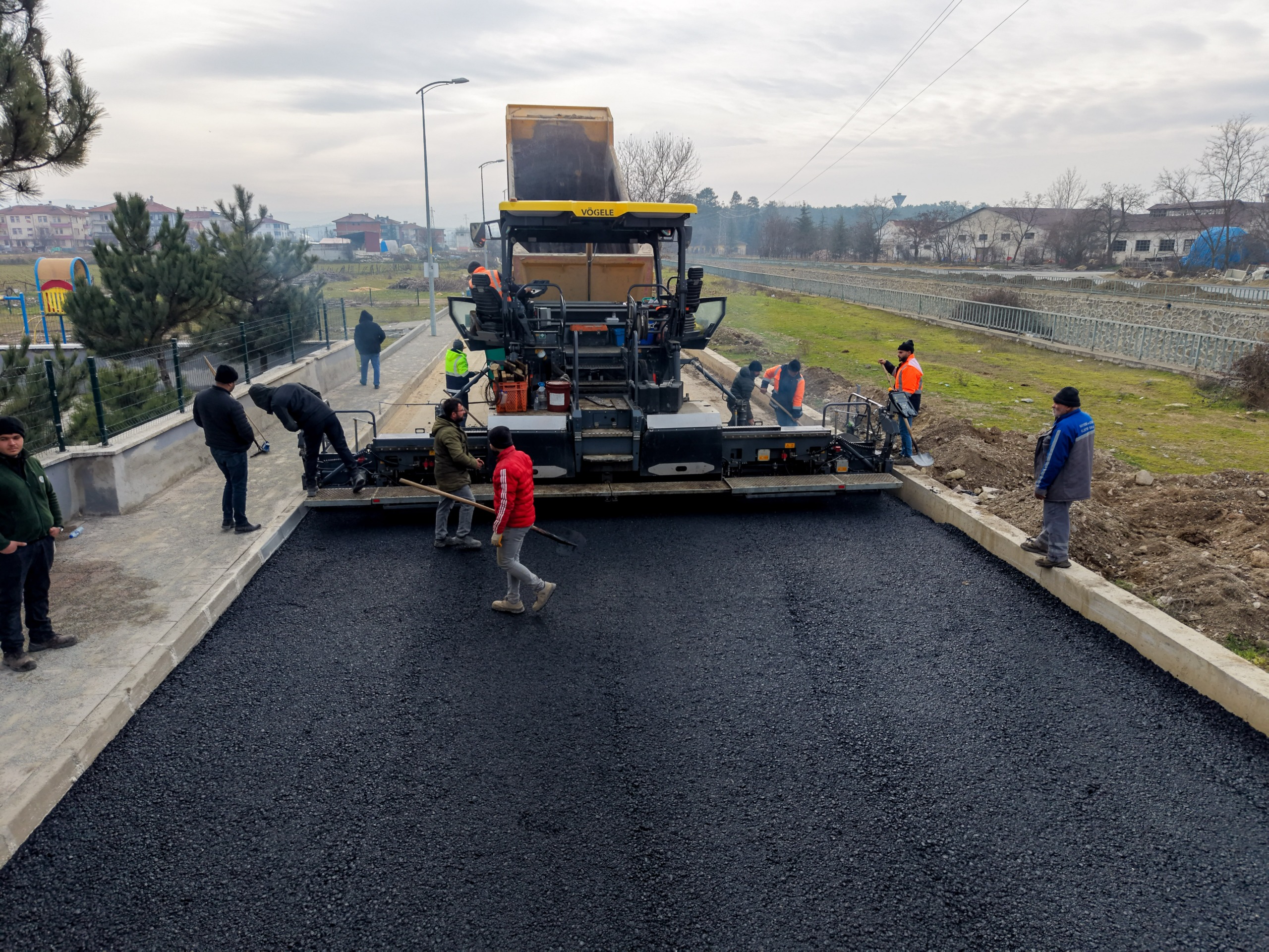 Taşköprü'de Konfor Artıyor Sıcak Asfalt Mesaisi Sürüyor 4