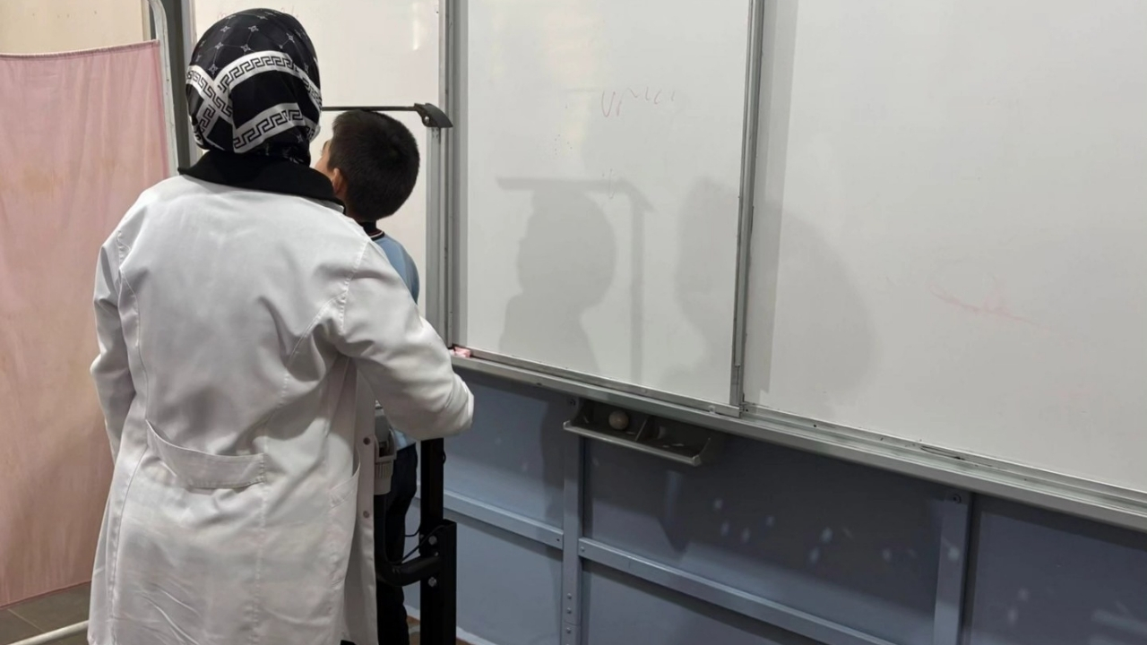 Taşköprü’de Öğrenciler Skolyoz Taramasından Geçti (2)