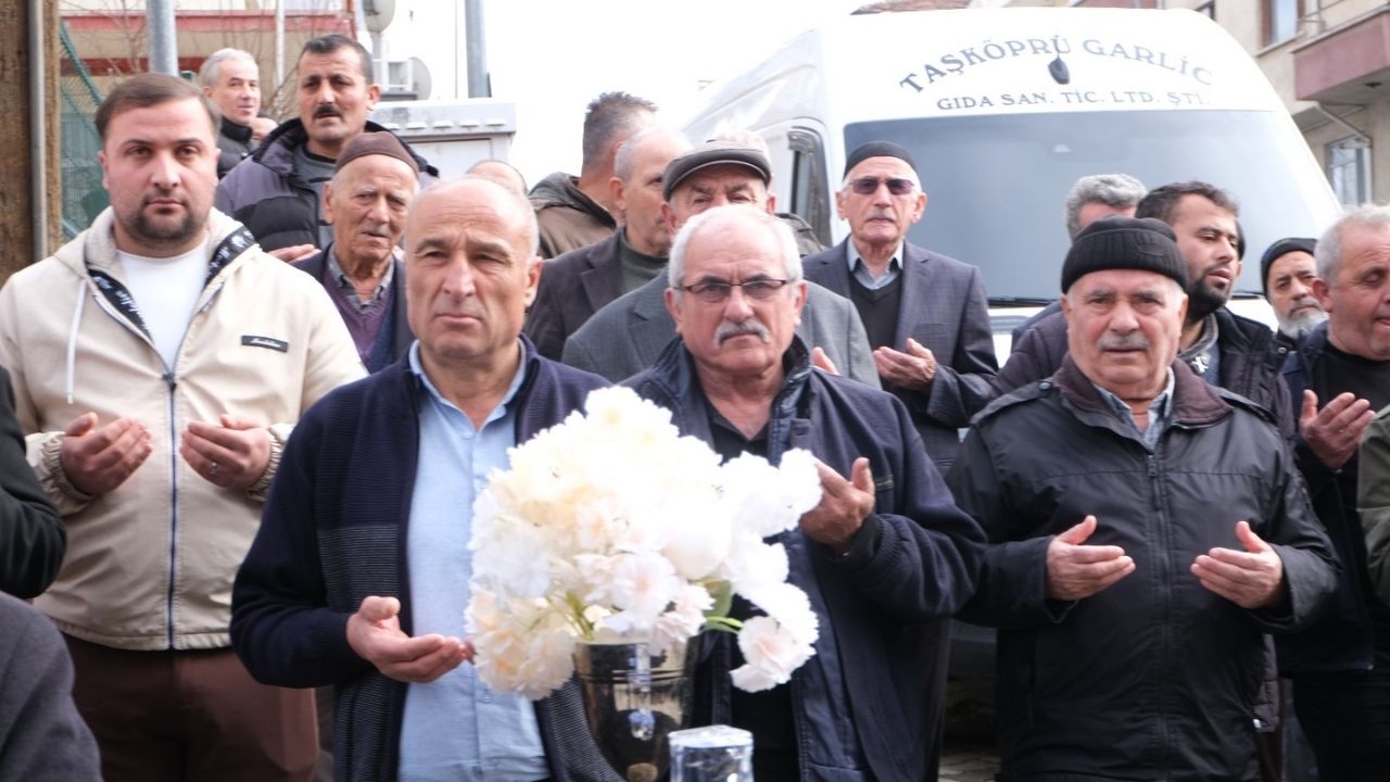 Taşköprü’de Yeni Market Açıldı Garlic Market’e Yoğun İlgi (1)