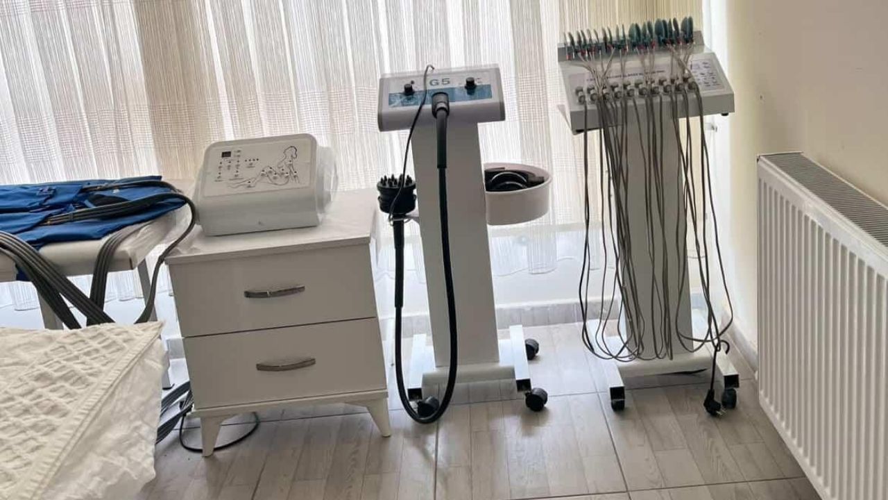 Taşköprü'de Yeni Yıla Bakımlı Karşılamak İsteyenlerin Adresi Ebrar Şenel Güzellik Merkezi (2)