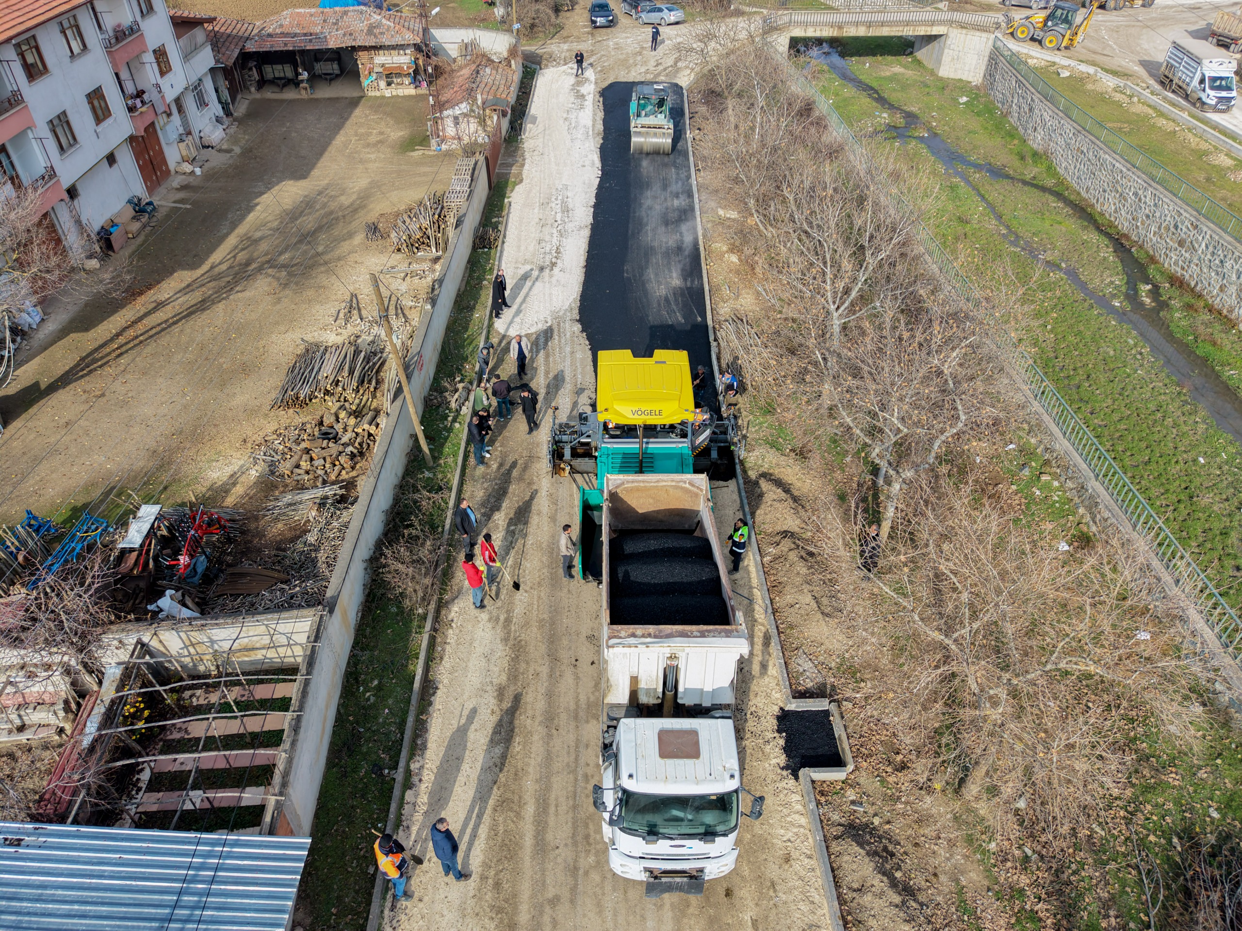 Taşköprü'nün Mahallesinde Sıcak Asfalt Çalışması Başladı 10