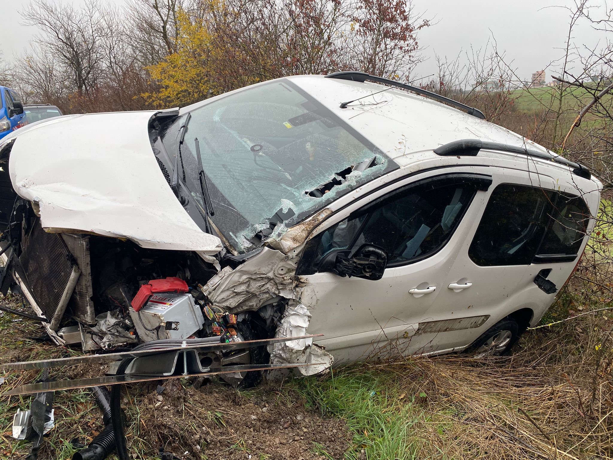 Ticari Araç Ile Kamyon Çarpıştı Feci Kazada 2 Yaralı Var! 2