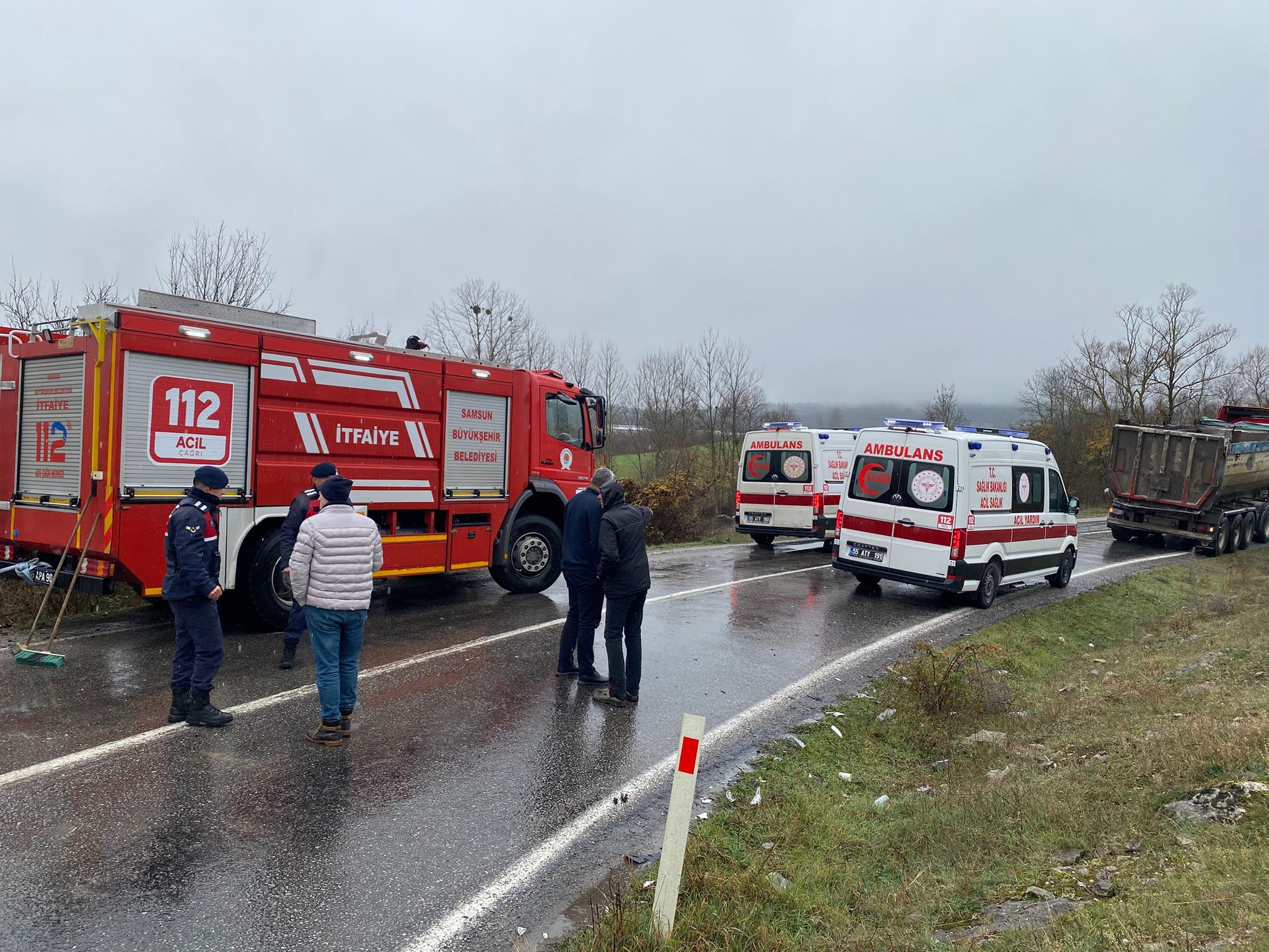 Ticari Araç Ile Kamyon Çarpıştı Feci Kazada 2 Yaralı Var! 6