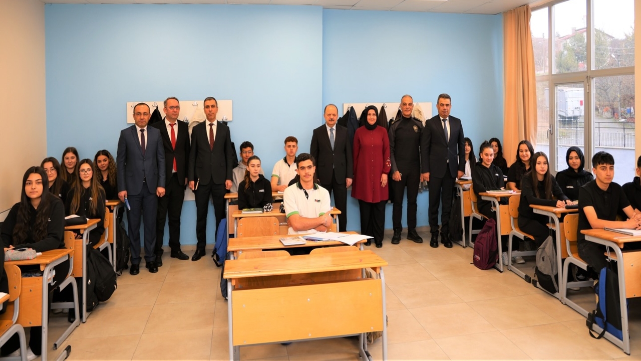 Vali Dallı Okul Ziyaret (4)