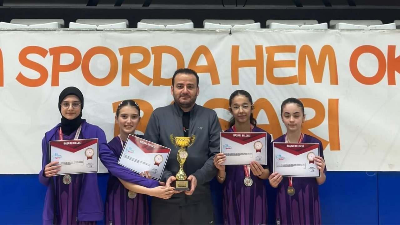 Yıldız Kızlar Masa Tenisi Alatarla (2)