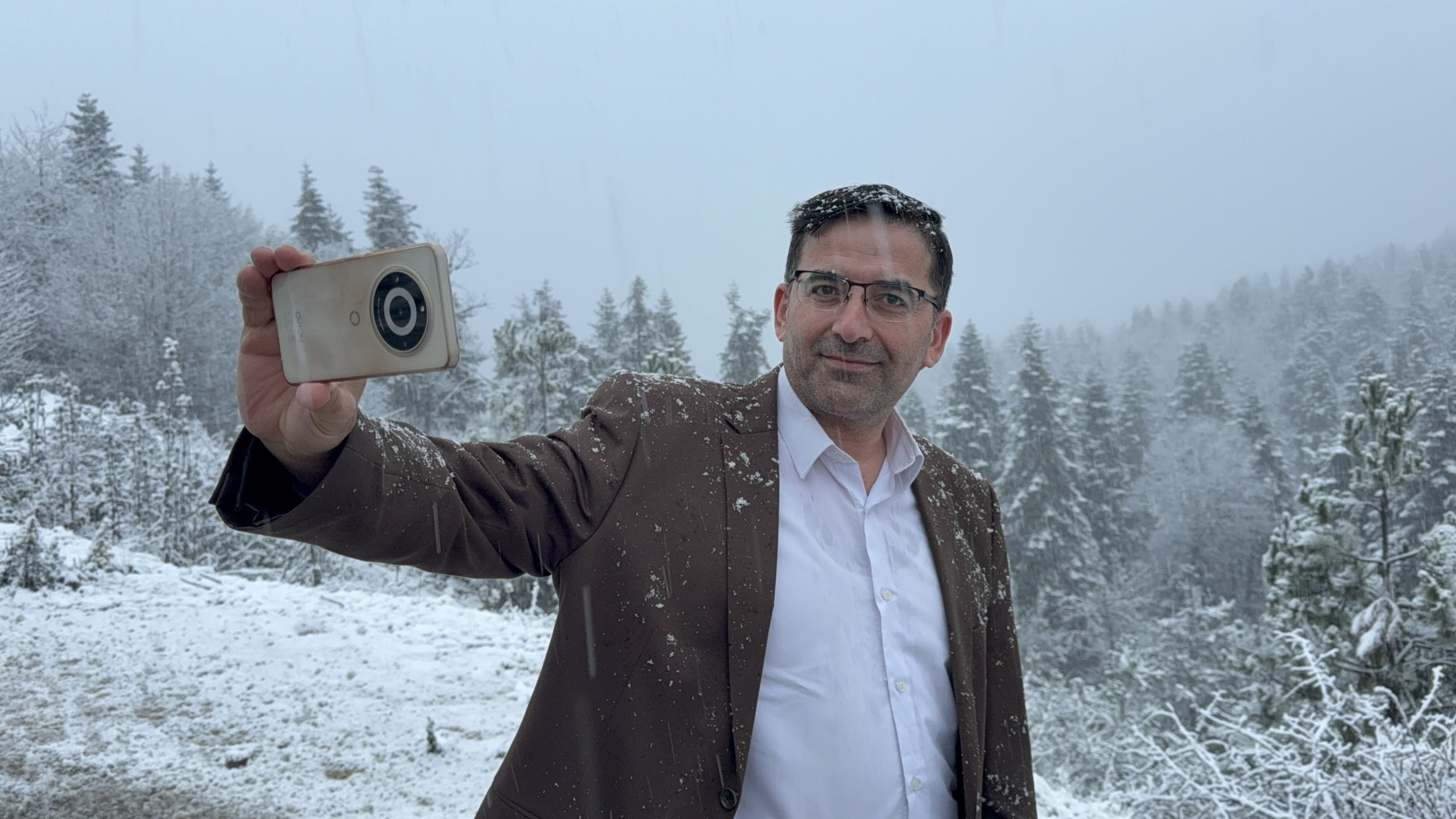 Yüksek Kesimlerde Kar Etkisini Gösterdi Kara Yolu Beyaza Büründü 13