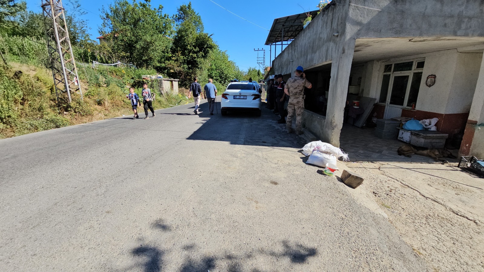 3 Kişinin Öldürüldüğü Bıçaklı Kavgada Karar Çıktı Sanığa 45 Yıl 10 Ay Hapis Cezası Verildi 2