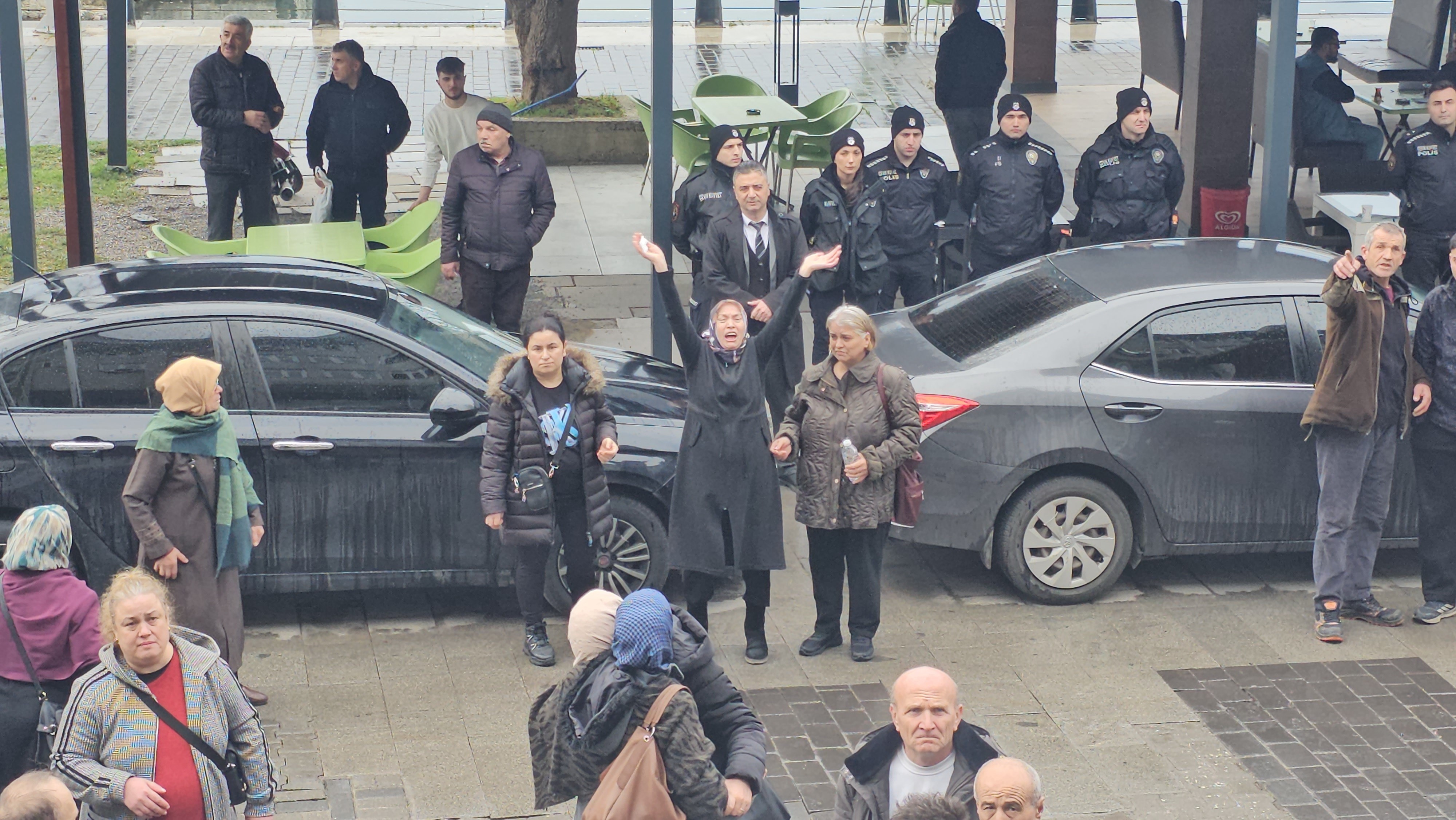 3 Kişinin Öldürüldüğü Bıçaklı Kavgada Karar Çıktı Sanığa 45 Yıl 10 Ay Hapis Cezası Verildi 46