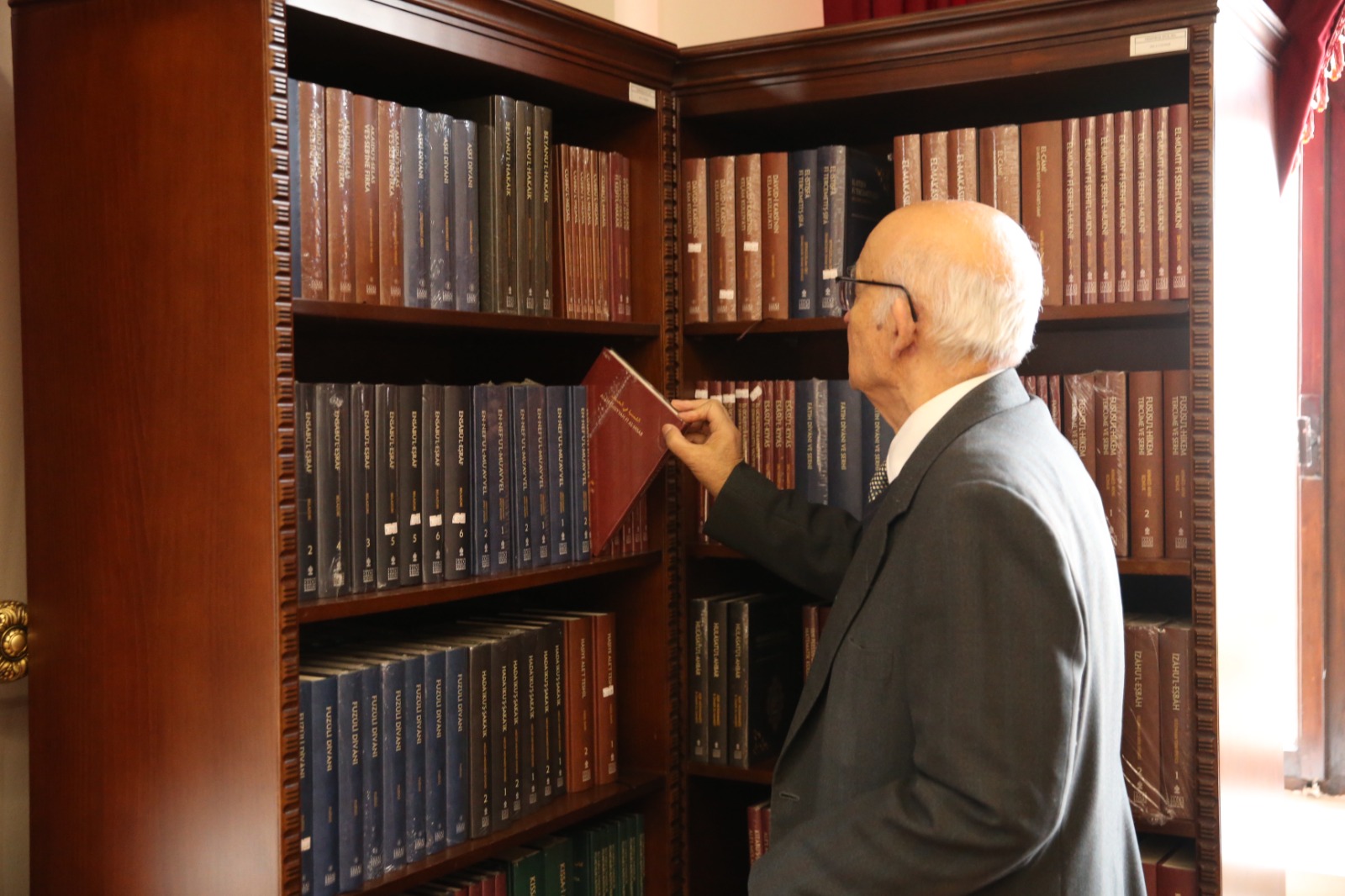 81 Yaşındaki Kastamonulu Emekli Akademisyen Hayatını Memleketine Adadı 11-3