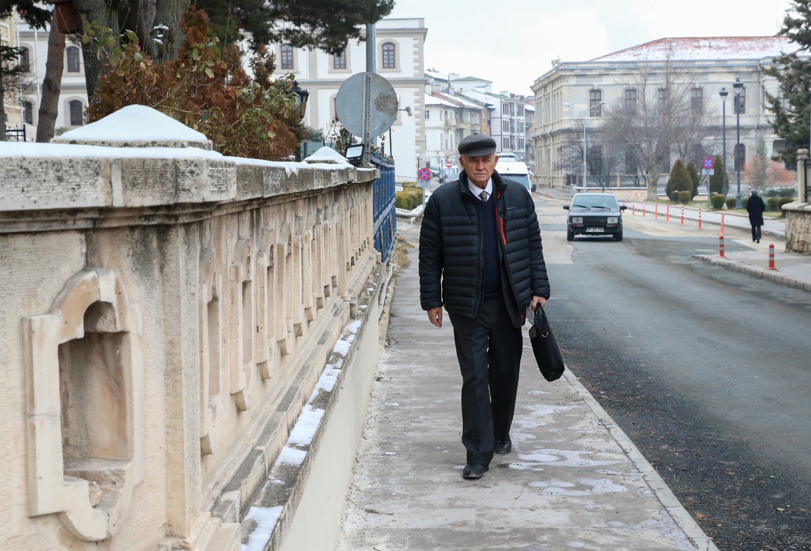 81 Yaşındaki Kastamonulu Emekli Akademisyen Hayatını Memleketine Adadı 2-3