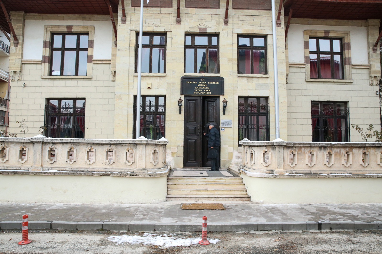 81 Yaşındaki Kastamonulu Emekli Akademisyen Hayatını Memleketine Adadı 3-3