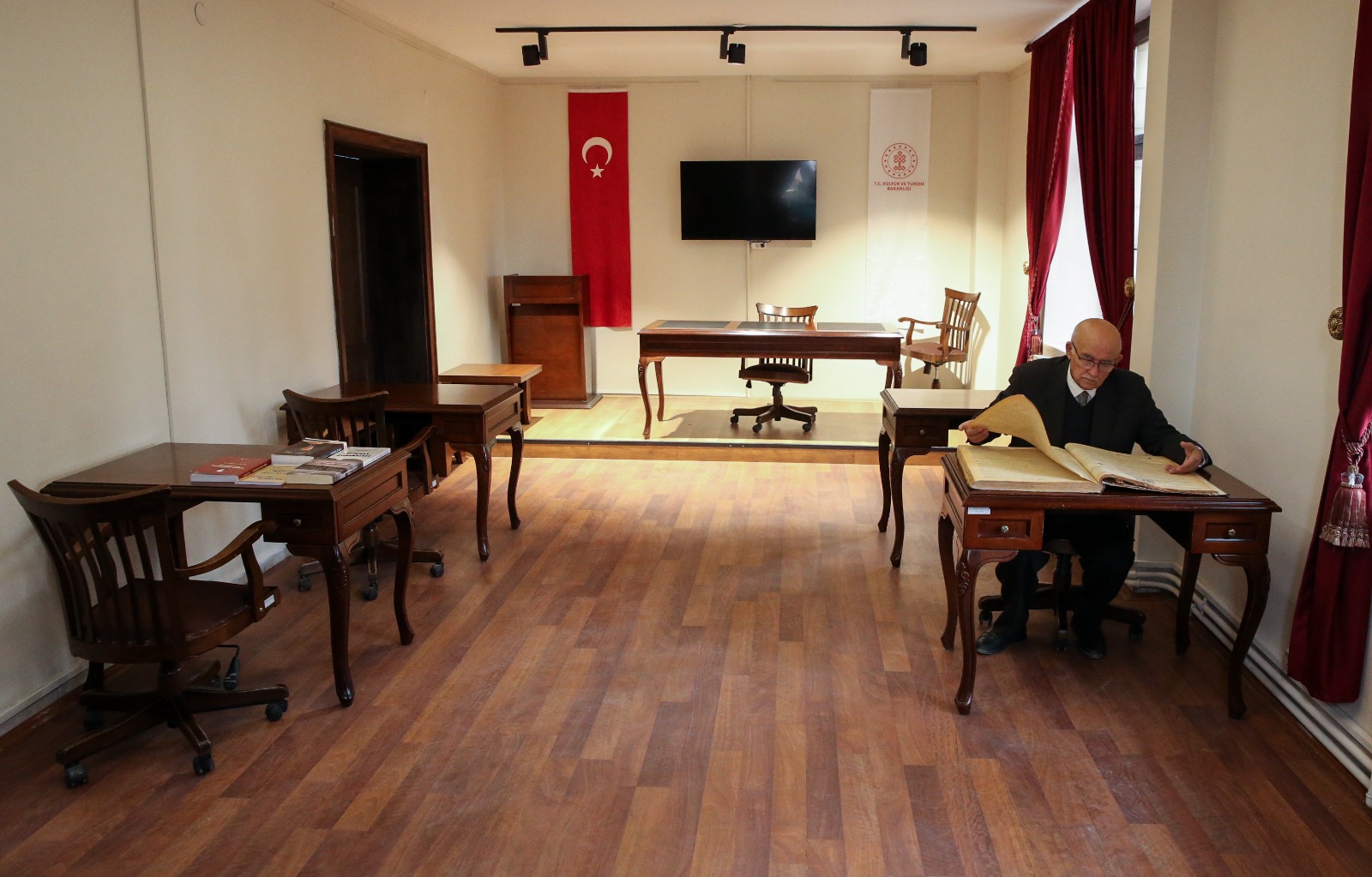 81 Yaşındaki Kastamonulu Emekli Akademisyen Hayatını Memleketine Adadı 5-3