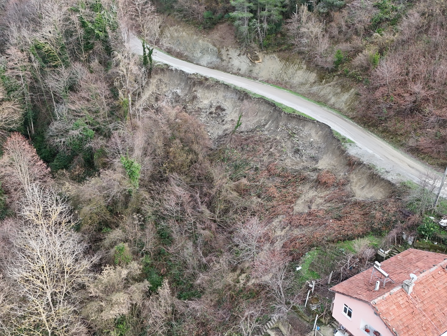 Abana’da Kar Hasarı İncelendi Yol Göçükleri Güvenli Hale Getirilecek