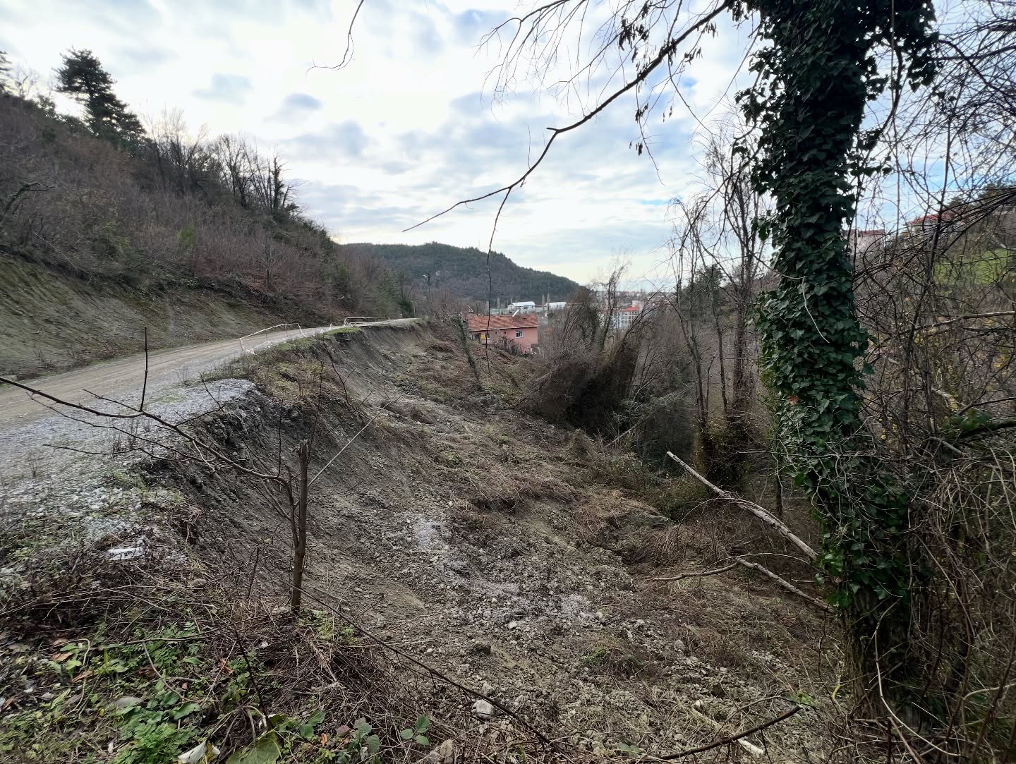 Abana’da Kar Hasarı İncelendi Yol Göçükleri Güvenli Hale Getirilecek3