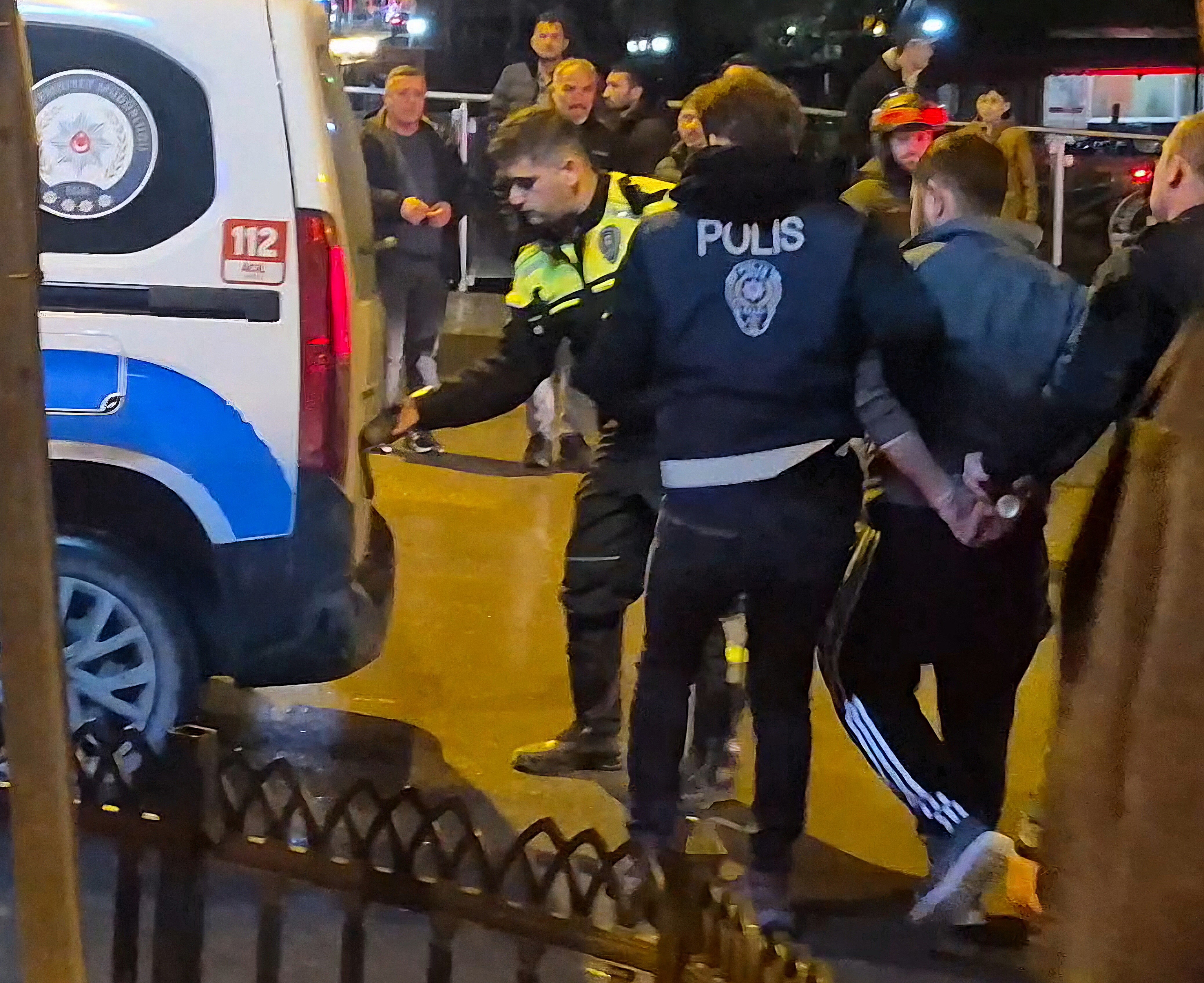 Akrabalar Arasında Bıçaklı Kavga 2 Yaralı2