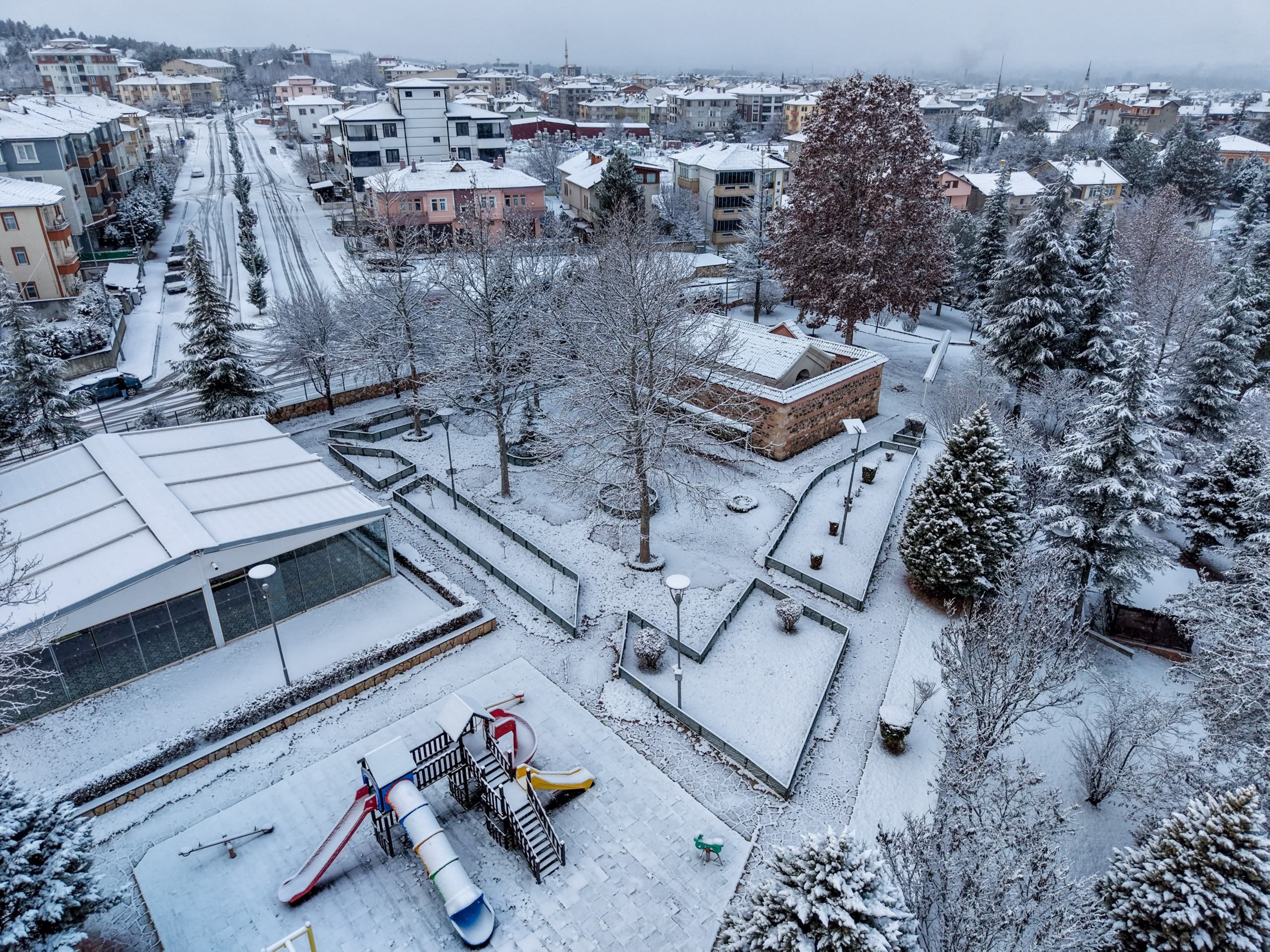 Atatürk’ün Şehir Planını Yaptırdığı Taşköprü, Beyaz Örtüyle Kartpostala Döndü10