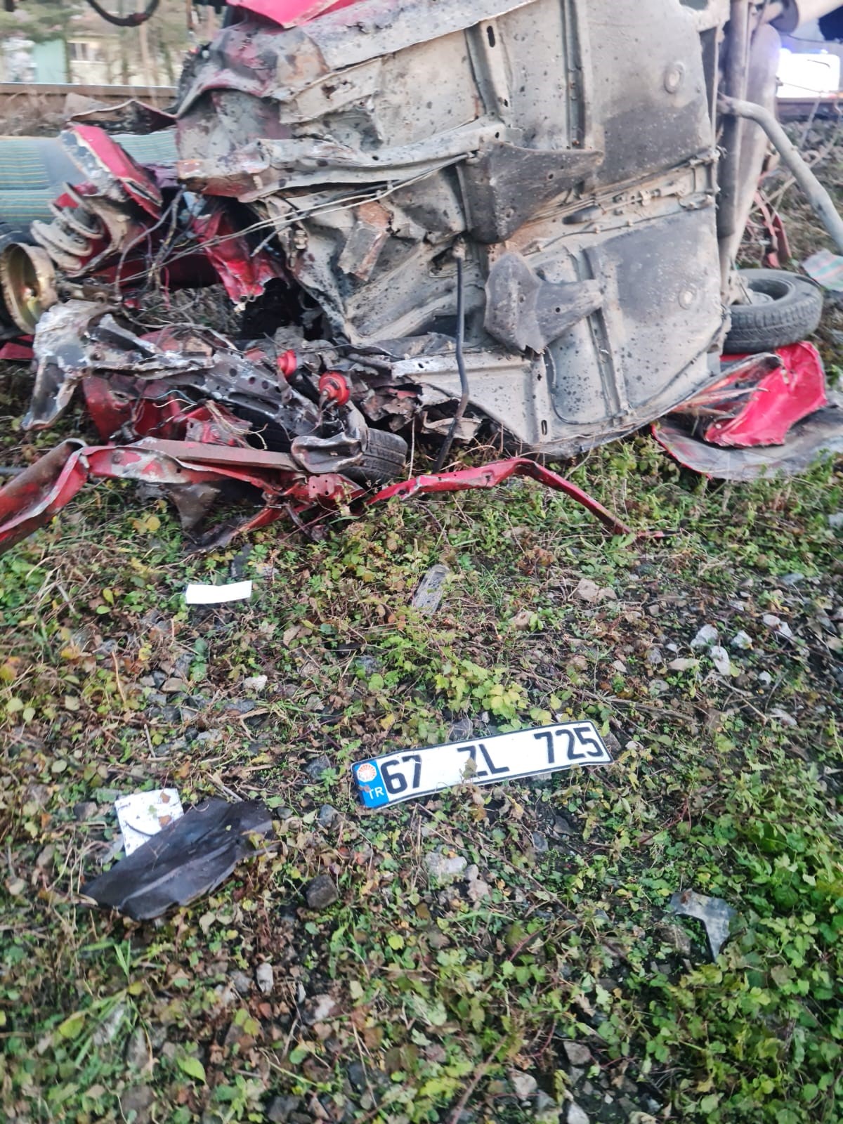 Bariyer Kapalıyken Geçmeye Çalıştı Feci Kazada Sürücü Hayatını Kaybetti 22