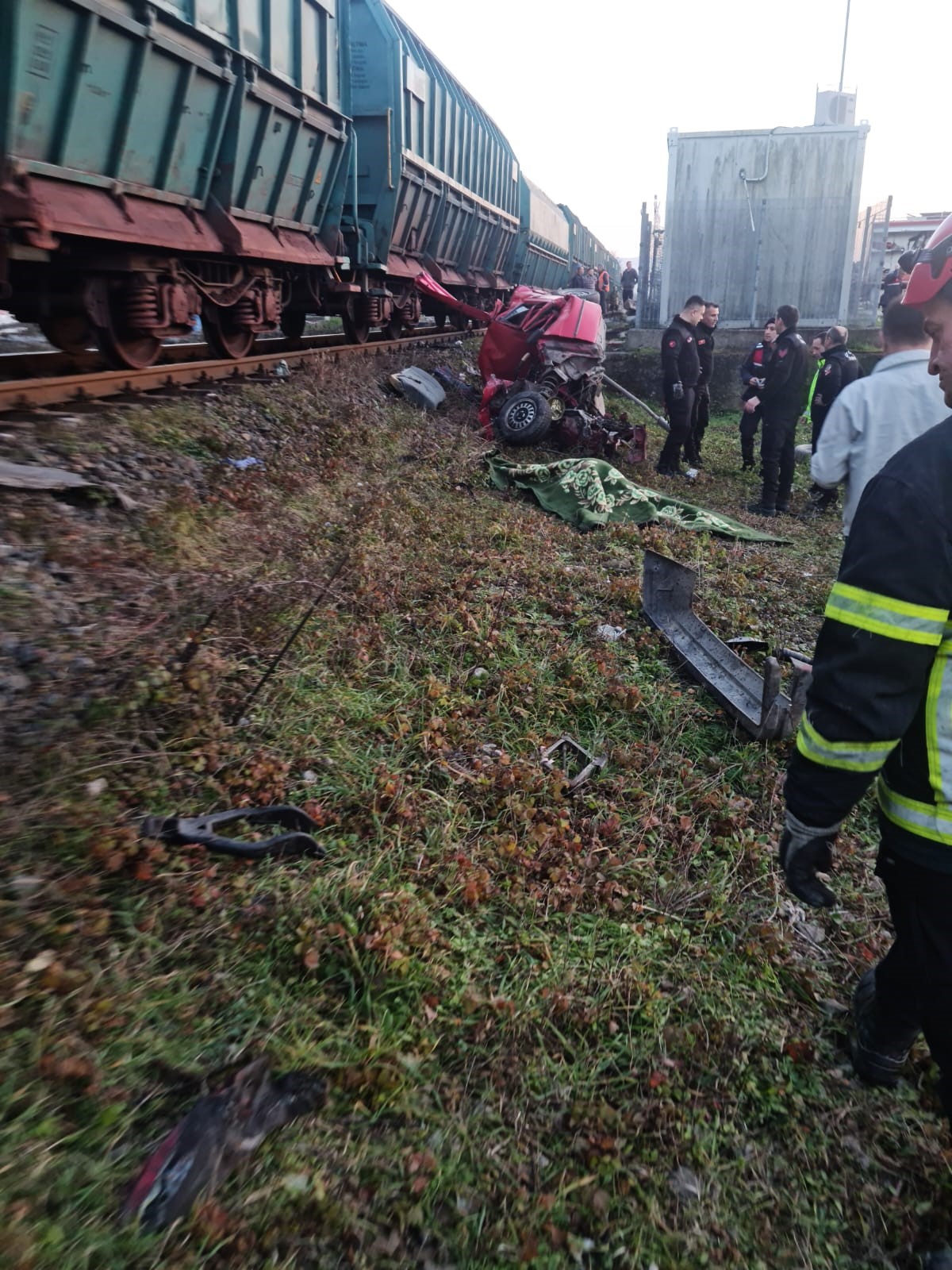 Bariyer Kapalıyken Geçmeye Çalıştı Feci Kazada Sürücü Hayatını Kaybetti 23