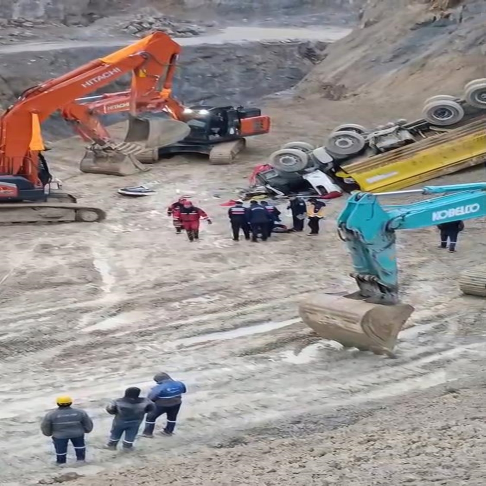 Bartın Kamyon Devrildi Ölü Var (2)