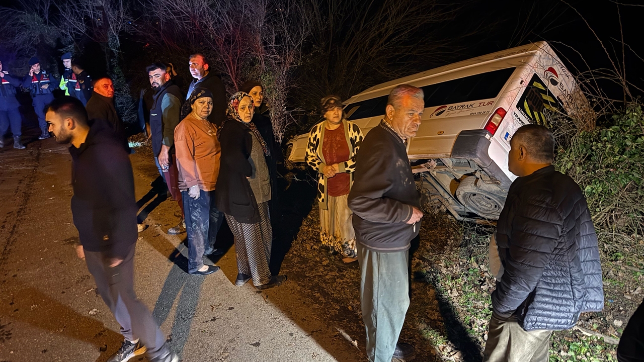 Bartın Minibüs Uçtu (1)