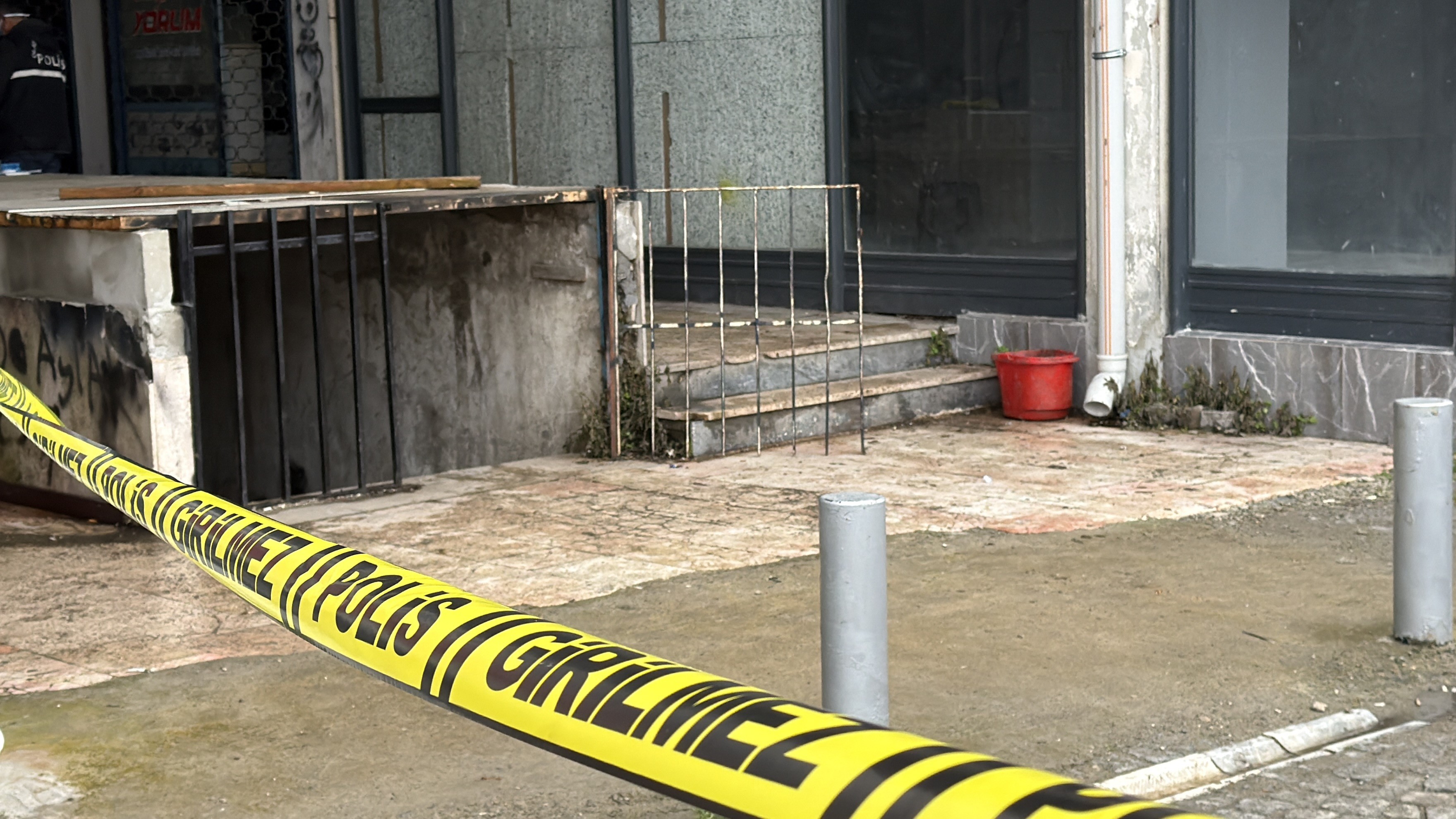 Binanın Bodrumunda Cansız Bedeni Bulundu 27