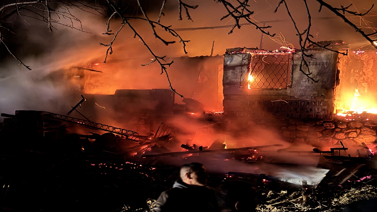 Çorum Yangın Itfaiye Söndürdü (2)