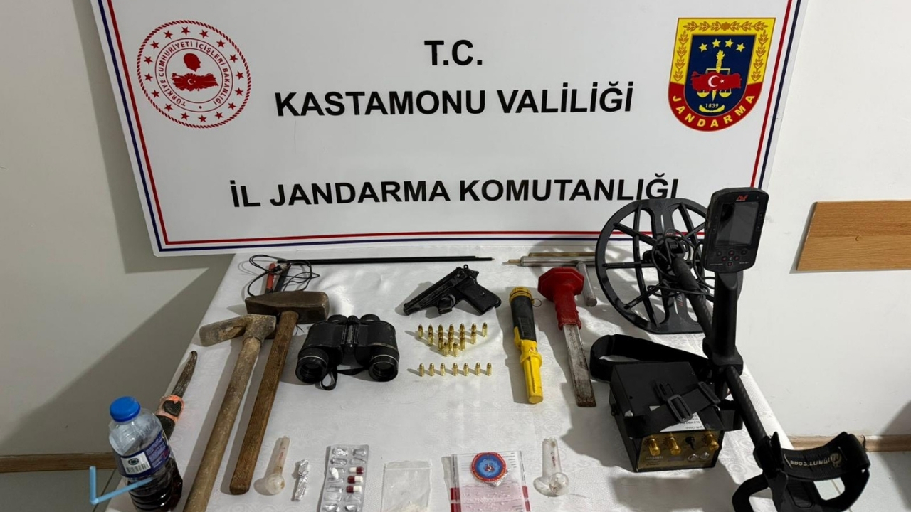 Devrekani’de İzinsiz Kazı Ve Uyuşturucu Operasyonu (2)