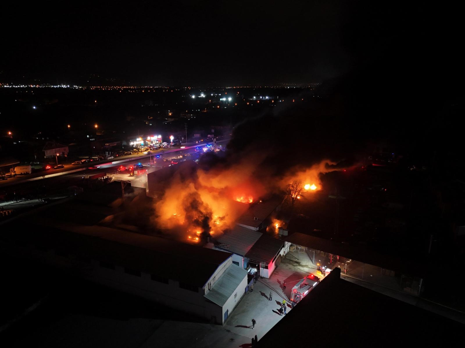 Fabrikada Feci Yangın Hasarın Boyutu Gün Ağarınca Ortaya Çıktı 4