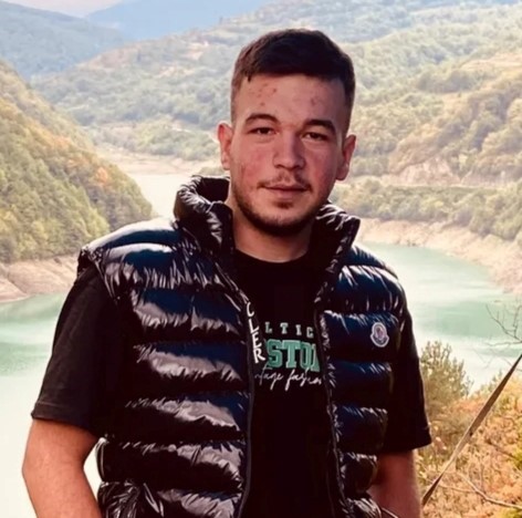 Feci Kaza! Otomobil Çaya Yuvarlandı Sürücü Hayatını Kaybetti! 22