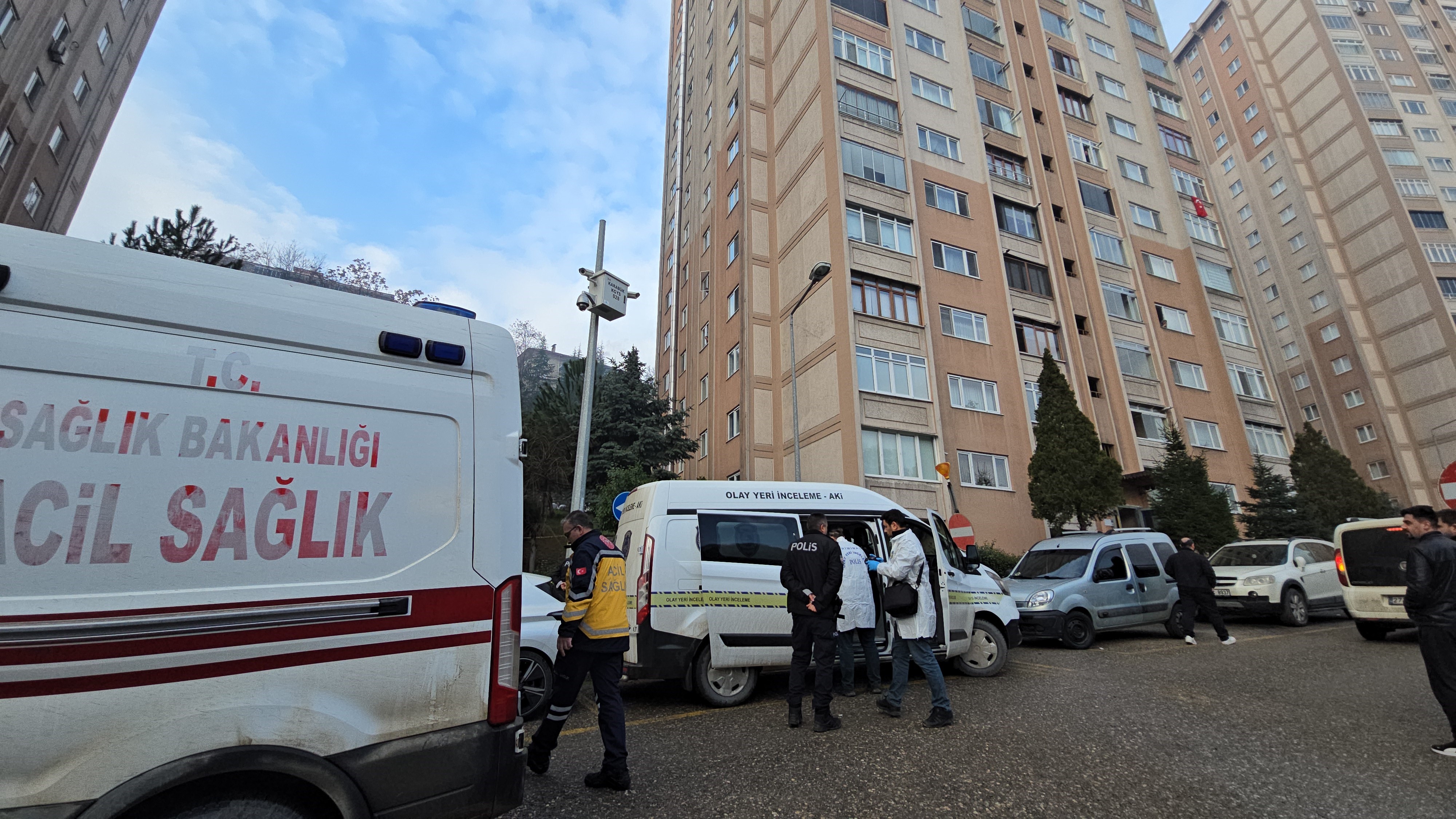 Feci Olay 5. Kattan Düşen Yaşlı Kadın Hayatını Kaybetti 27