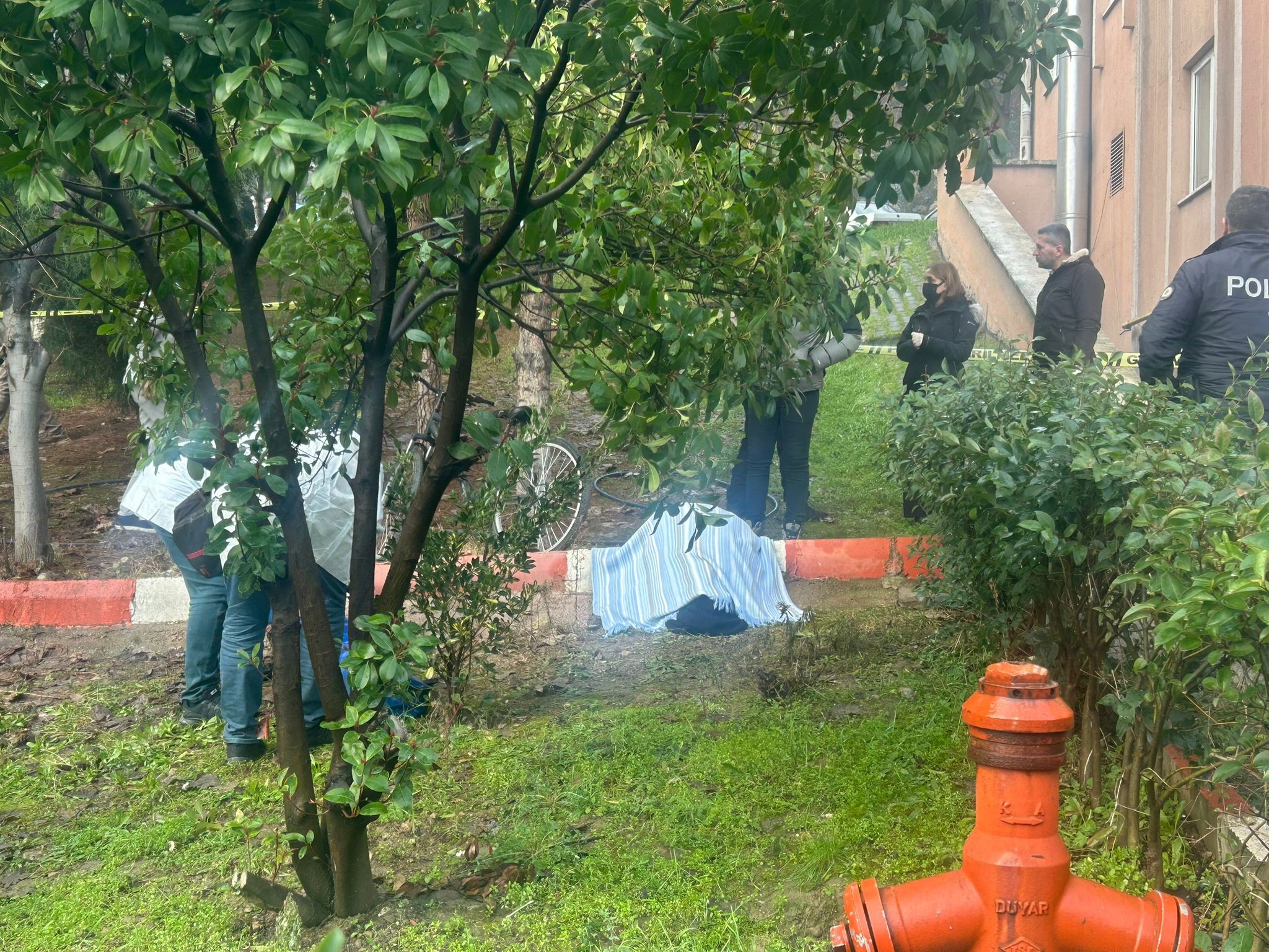 Feci Olay 5. Kattan Düşen Yaşlı Kadın Hayatını Kaybetti 444444444444444444444444