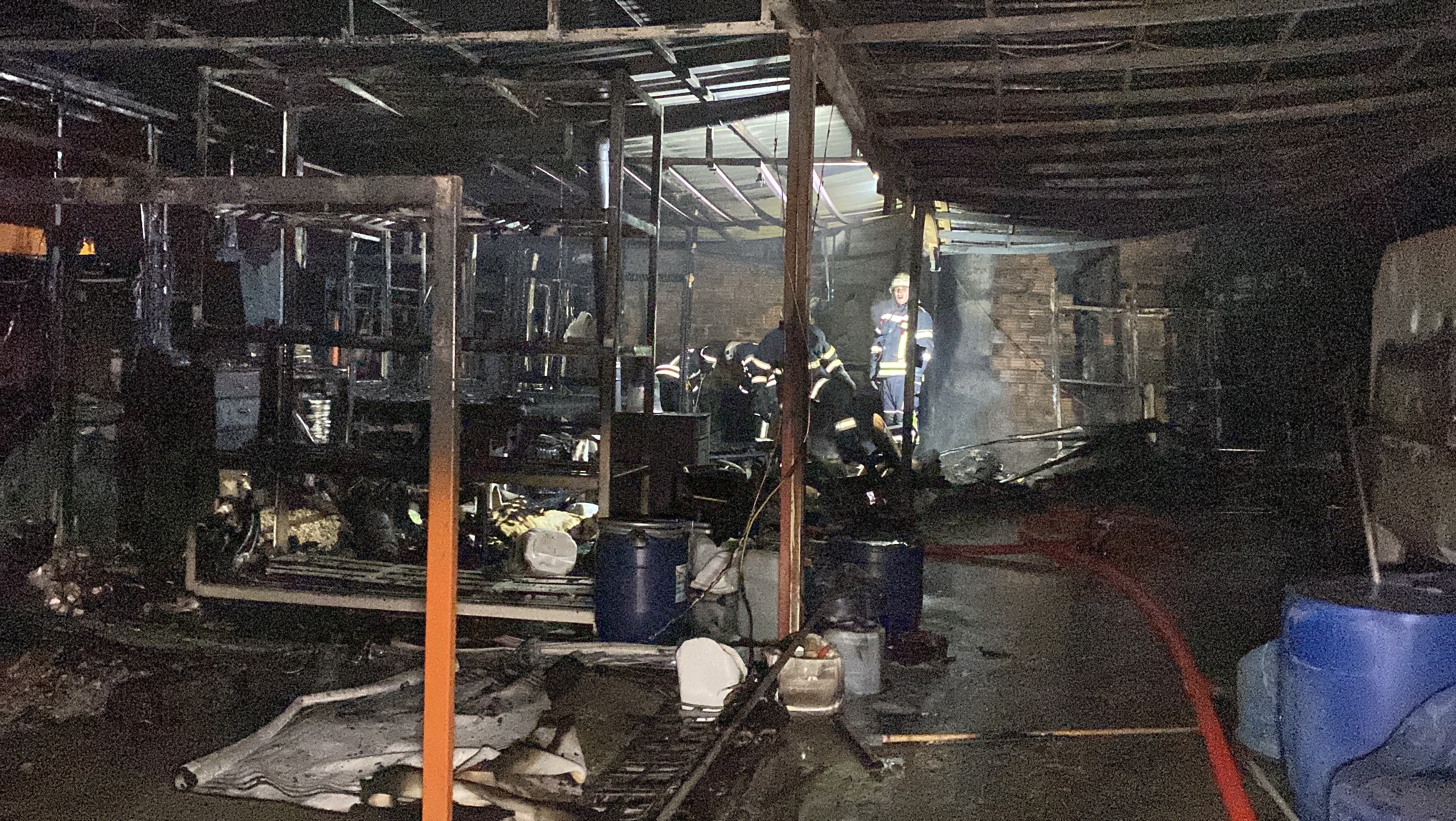 Gece Saatlerinde Halı Yıkama Merkezinde Yangın Maddi Hasar Oluştu1